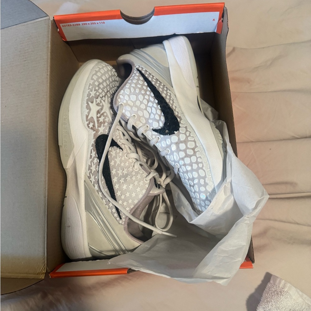 Nike Kids Kobe All Star size 5.5Y gently worn